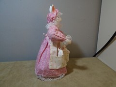 HANDMADE CERAMIC HEAD MOMMY RABBIT WITH 4 BABIES IN APRON 8” FIGURE UNBRANDED