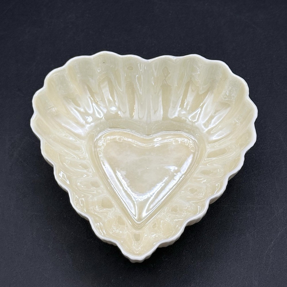 Vntg Belleek Irish Fine Parian China Porcelain Heart Dish 3rd Mark 1926-1946