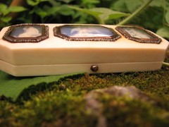 WEDGWOOD XRARE 1790 TOOTHPICK CASE & 3 JASPER MEDALLIONS CUT STEEL BEDS/GOLD