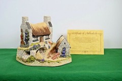 David Winter Secret Shebeen In original box with a COA.