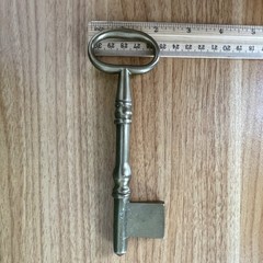 Vintage Large Solid Brass Skeleton Key Decorative Paperweight 6.5″ Gothic Retro