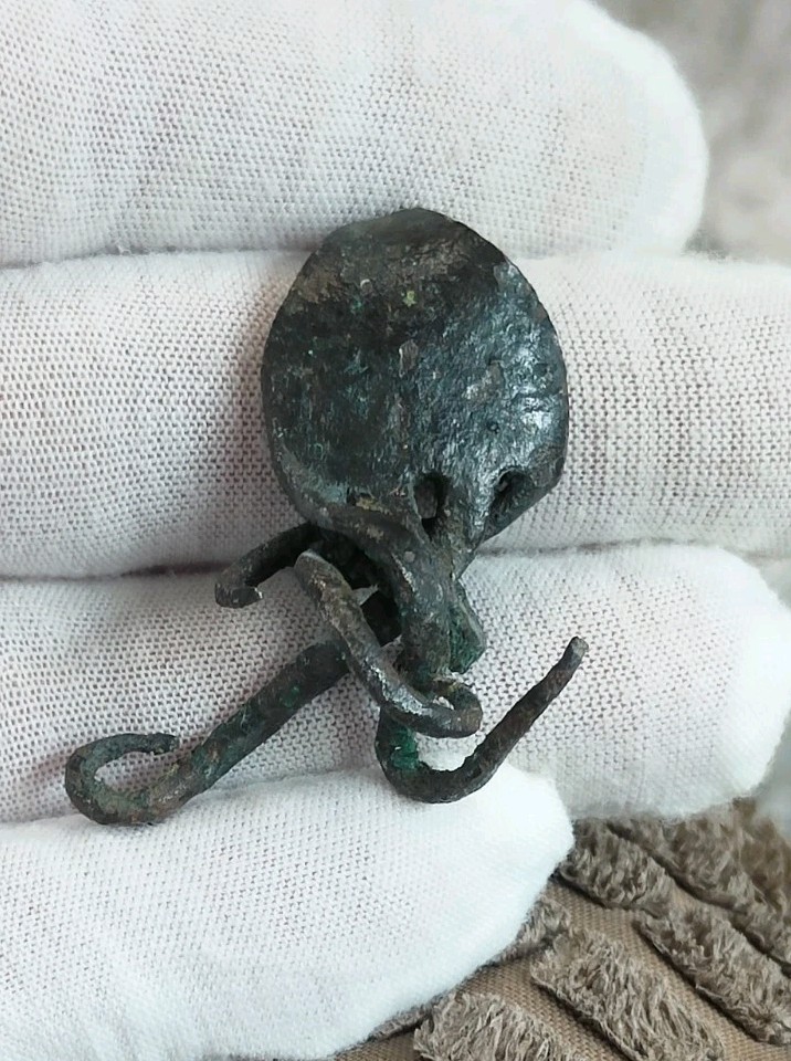 Unknown Ancient Metal Detecting Find (382)