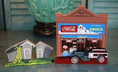 Lot/14 Sheila’s Collectibles 1990’s Wooden Houses Lighthouses Drugstore & More