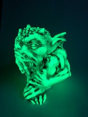 Harmony Kingdom Ar Neil Eyre Designs Halloween glow in dark Gargoyle Troll large