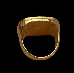 MAGNIFICENT ANCIENT ROMAN GOLD INTAGLIO RING – 2nd Century AD (AQ1)