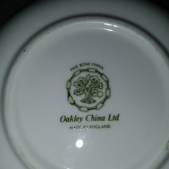Oakley Fine Bone China England Small Trinket Pin Dish “Apples” Gold Trim 4 1/8″