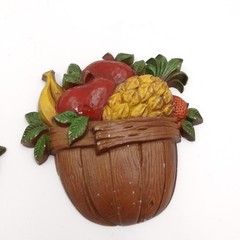 1978 Sexton Fruit Basket Wall Art Painted Cast Metal 1199 53 Vintage Kitsch