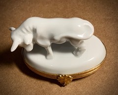 France Limoges White Bull Trinket Box Peint Main Authentic Limoge
