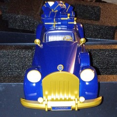 La Prairie Blue Gold Collectible Decorative Model Car Switzerland Plastic