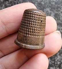 Post Medieval Thimble Antique Metal Detecting Find 21x17mm (19)