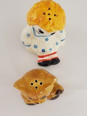 Vintage Avon Christmas Tree Hostess Ceramic Set Salt & Pepper Brazil Pomander
