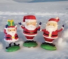 Mingle & Jingle (Boxed 3 Different Bobble Head Santas) 6 /14″, 6 1/8″ & 6″