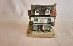 Lilliput Lane Ye Olde Pork Pie Shoppe – Boxed and Deeds