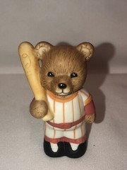 Vintage 😊 HomCo HOME INTERIORS Bear Figurine Baseball Fun