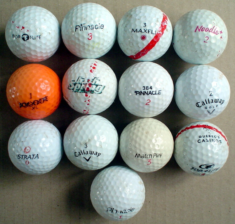 ONE LOT OF 13 GOLF BALLS **** UN LOT DE 13 BALLES DE GOLF