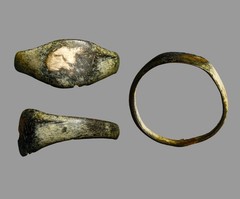 Ancient Roman Gold Gilded Signet Ring with Incised Shoulders 2nd–3rd Century AD