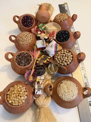 Beautiful Jute Hanger Made In Colombia W/ Miniature Pots pitchers &beans