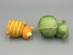 Set of 2 Enesco Home Grown Orange Tabby Cat & Green Cabbage Pig Figurines No Box