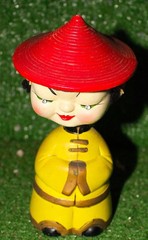 Vintage 1950’s CDGC Asian Female Bobblehead Red Hat Yellow Cloting Japan