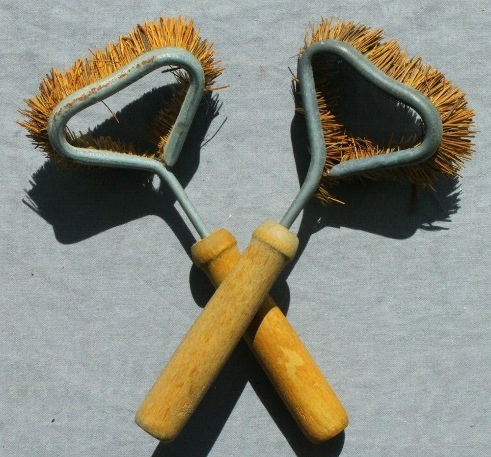 2 vintage heart shaped brushes with wooden handles for crafts or display COUNTRY