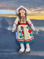 Vintage 1979 Hallmark Famous American Fabric cloth Doll -Annie Oakley 6”
