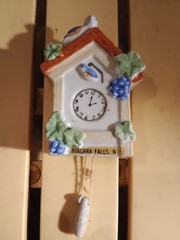 Niagara Falls NY Souvenir Ceramic Wall Hanging Cuckoo Clock, Hanging Decor
