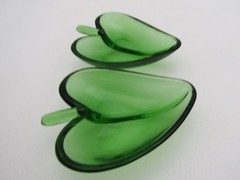 2 Unbranded Glass Green Leaf Heart Shaped Vintage Salt Dip or Trinket Dish