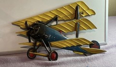 Sexton USA 1124 Cast Iron Tri Plane Wall Hanging Decor Yellow