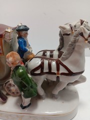 Hand Painted Porcelain Stagecoach W/Passengers Figurine Made In Japan 6.5″L