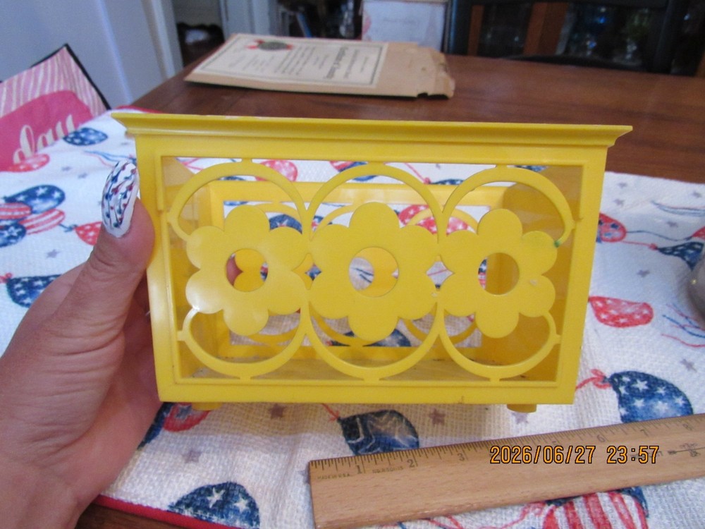 VTG Plastic Yellow Basket