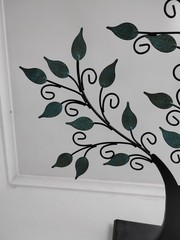Vintage 2003 Metal Family Tree Photo Jewelry Display Stand Green Leaf Decor