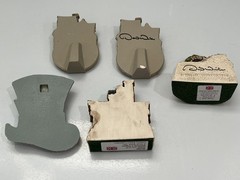 David Winter Assorted Small Plaques, some signed