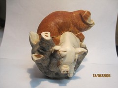 Harmony Kingdom A Love Supreme Pigs RW CC Redemption UK Made