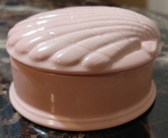 Vintage 1975 Fitz & Floyd Pink Ceramic Shell Trinket Box