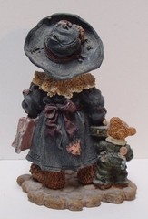 Boyds 1997 Grace & Jonathan…Born to Shop, #228306 w/original packaging