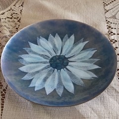 Vintage Bovano Copper Enamel Plate Blue with Daisy Type Flower Design 7.75″