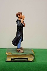 Harry Potter Ron Weasley with viewer Storyteller Figurine #823627 MIB
