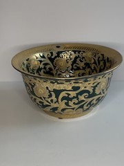 Stunning Gold& Dark Green Tapestry Porcelain Contour Bowl 10”d Asian Traditional