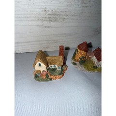 Vintage 1993 J.C. Miniature Village Houses Set of 4 Resin English Cottages