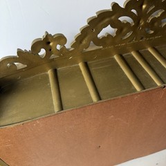 Vintage Syroco Hollywood Regency Ornate Gold Curio Wall Display Shelf