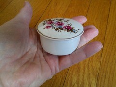 Small Porcelain Jewelry Trinket Box Roses Flowers Round Leart Brazil Collectible