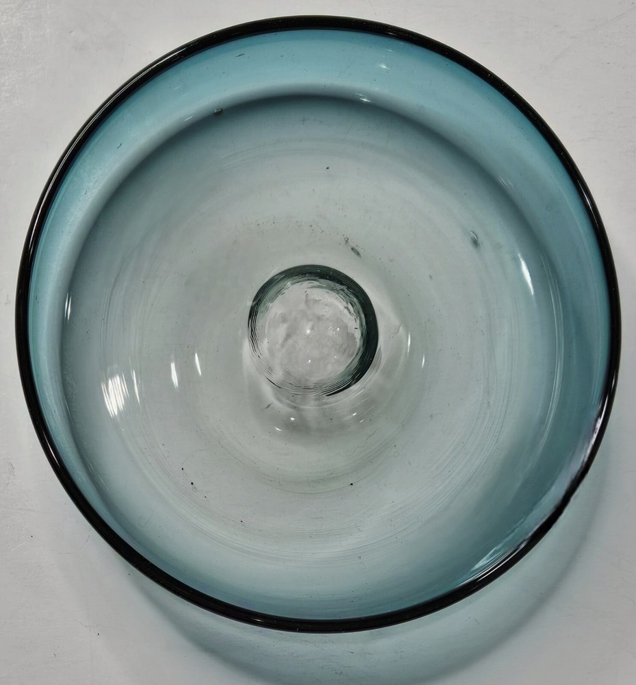 Vintage 1960’s Unbranded Aqua Blue Glass Raised Center Handmade 7.25″ Round Bowl