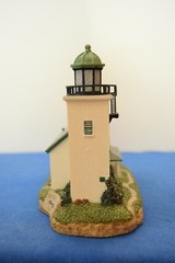 Harbour Lights Horton Point, NY. Mint in box with a COA.