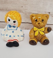 Vintage Avon Christmas Tree Hostess Ceramic Set Salt & Pepper Brazil Pomander