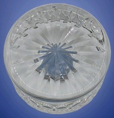 WEDGEWOOD LEAD CRYSTAL & JASPERWARE CAMEO CHARLES DICKENS PAPERWEIGHT
