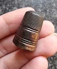 Post Medieval / Georgian Thimble Antique Metal Detecting Find 24x17mm (20)
