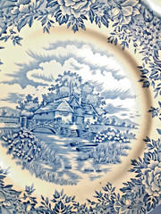 English Village by Salem China Co. Olde Staffordshire/ Excellent cond. 10″