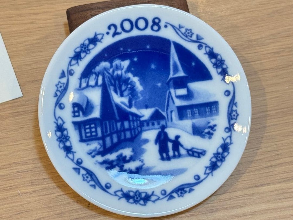 Royal Copenhagen Mini Ear Plate 2008 Raas Village Collectible Used