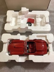 Danbury Mint 1958 FERRARI 250 TESTA ROSSA 1:24 Precision Metal Diecast