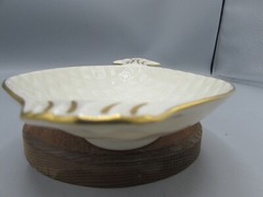 LENOX IVORY FISH / PINEAPPLE SHAPE BOWL WITH GOLD TRIM MADE IN USA GOLD LABEL